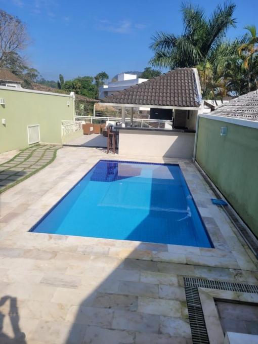 Casa à venda com 4 quartos, 300m² - Foto 1