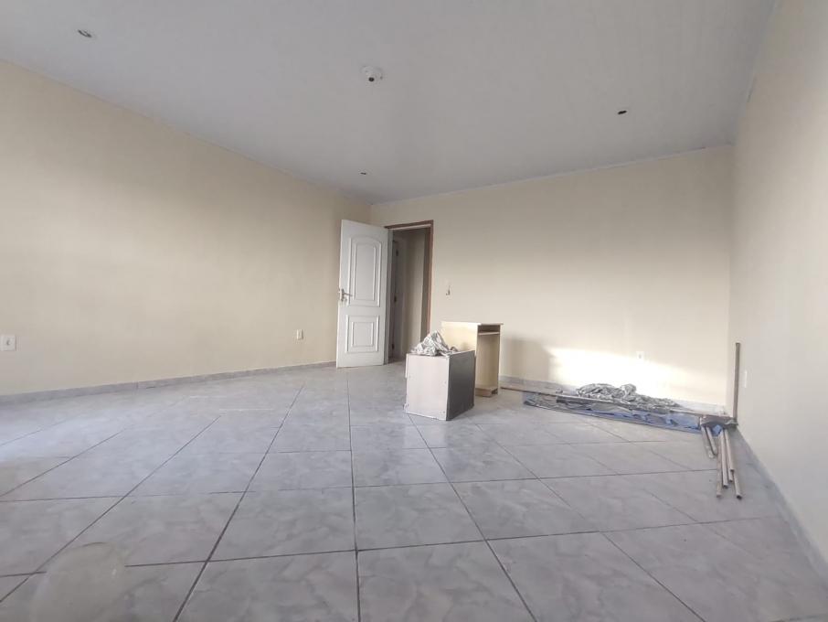 Casa de Condomínio para alugar com 4 quartos, 180m² - Foto 57