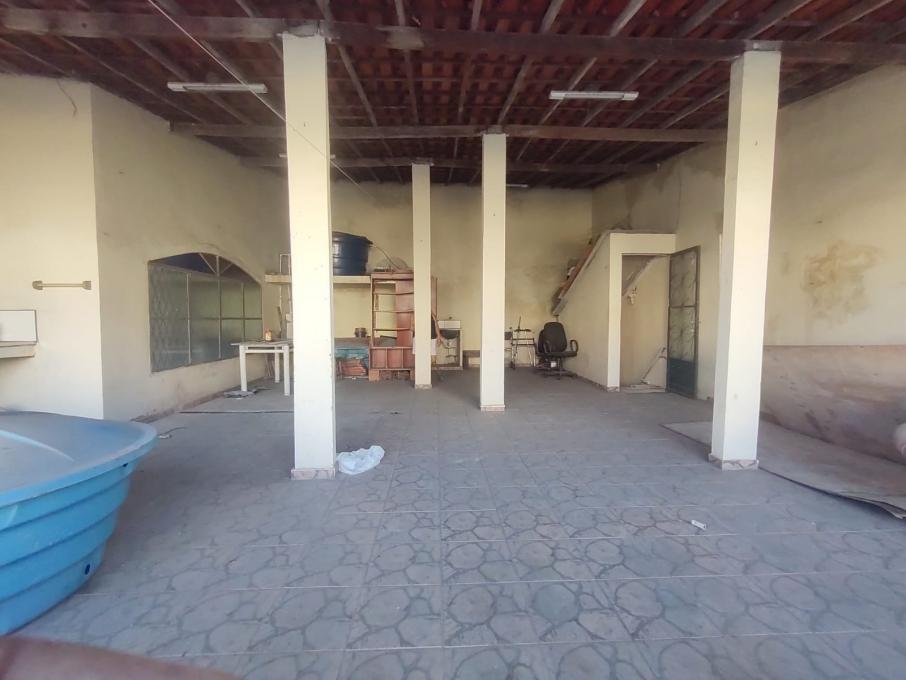 Casa de Condomínio para alugar com 4 quartos, 180m² - Foto 41